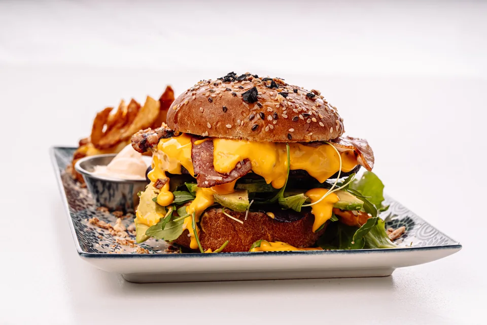 Burger con Avocado