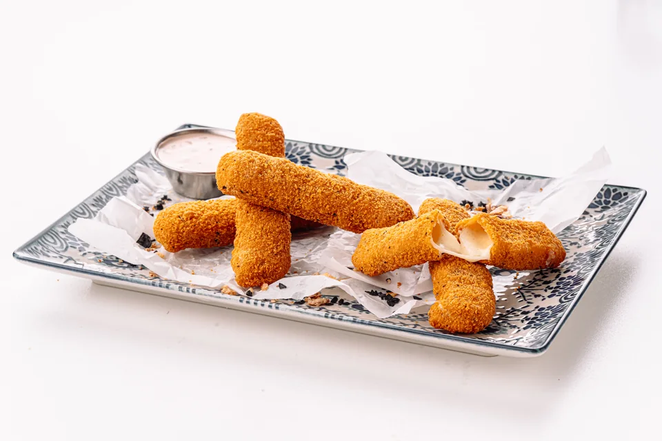 Mozzarella Sticks *