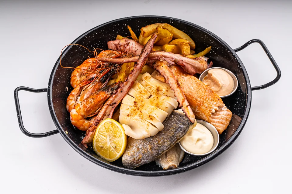 Platou Mediteranean cu Fructe de Mare (2 Persoane)